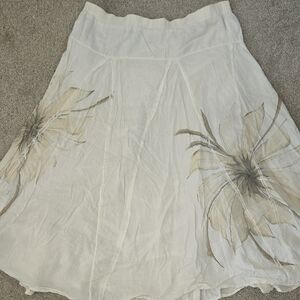 Metro Wear White Floral A-Line Skirt